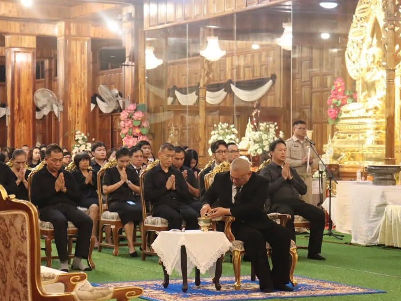 หน่วยงานสังกัดกระทรวงคมนาคม เป็นเจ้าภาพพิธีบำเพ็ญกุศลถวายเป็นพระราชกุศล สมเด็จพระนางเจ้าสิริกิติ์ พระบรมราชินีนาถ พระบรมราชชนนีพันปีหลวง 