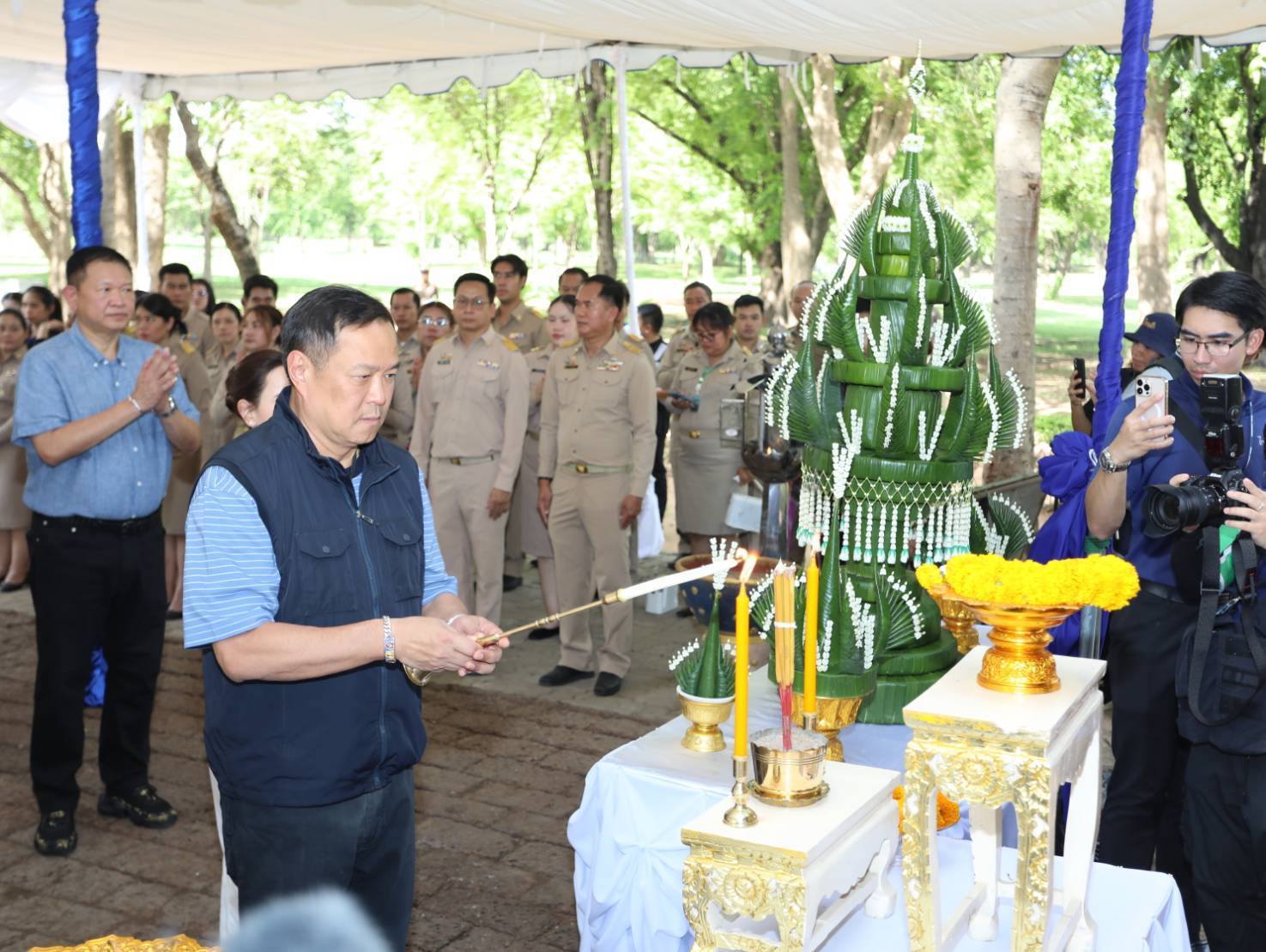 นายกรัฐมนตรีเดินทางถึงจังหวัดเพชรบูรณ์ เข้าสักการะศาลเจ้าพ่อศรีเทพ สิ่งศักดิ์สิทธิ์คู่บ้านคู่เมือง และเยี่ยมชมแหล่งมรดกโลกศรีเทพ