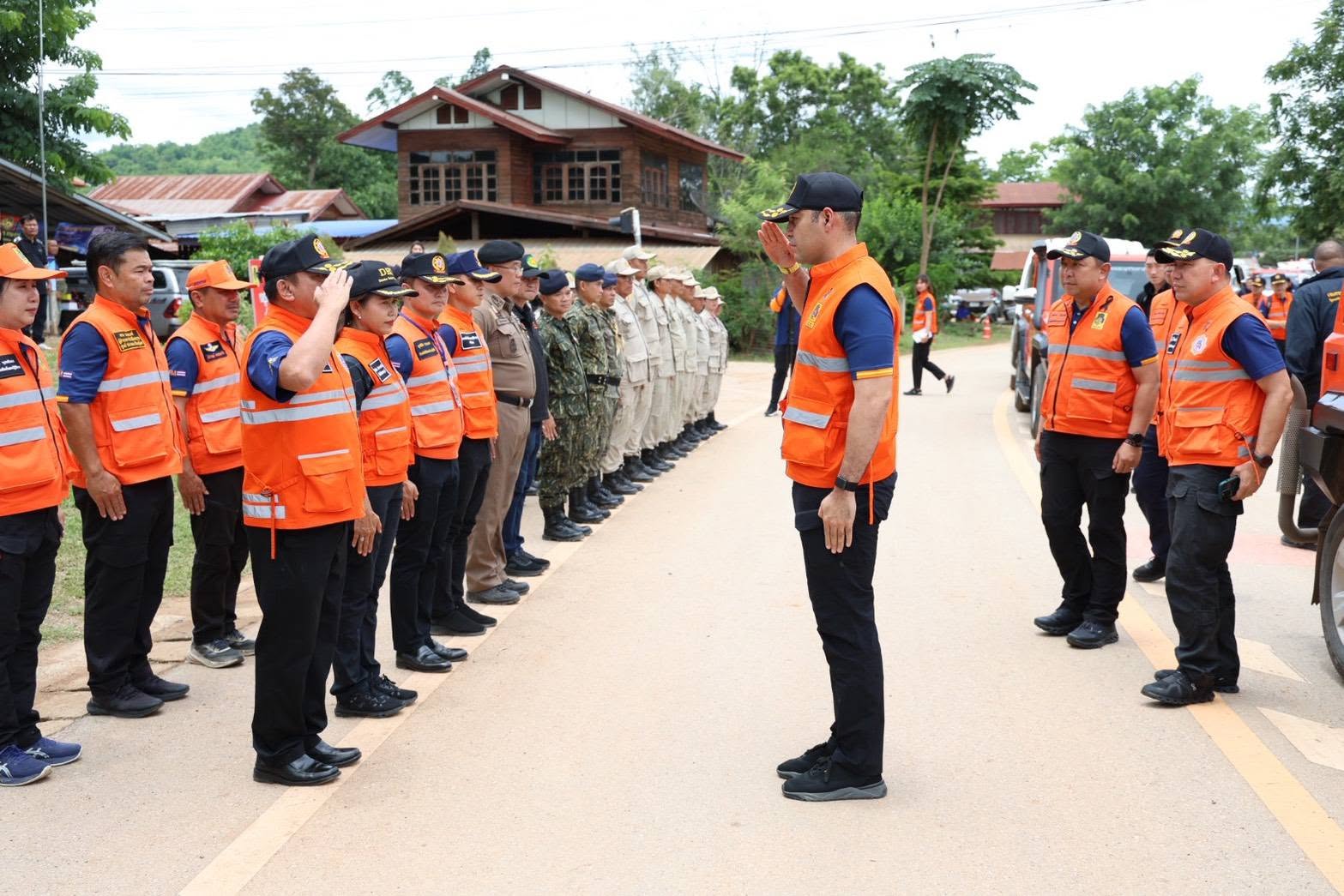 รัฐมนตรีช่วยว่าการกระทรวงมหาดไทย ติดตามการฝึกปฏิบัติอพยพประชาชนและจัดตั้งศูนย์พักพิงชั่วคราว รับมืออุทกภัยจังหวัดเพชรบูรณ์