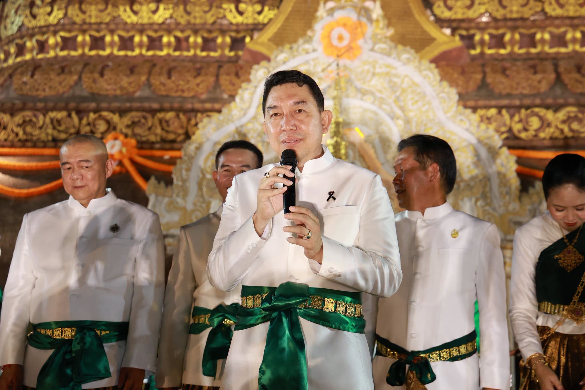 ชาวเพชรบูรณ์กว่า 5,000 คน ร่วมรำถวายพระพุทธมหาธรรมราชา เนื่องในงานประเพณีอุ้มพระดำน้ำ ประจำปี 2569